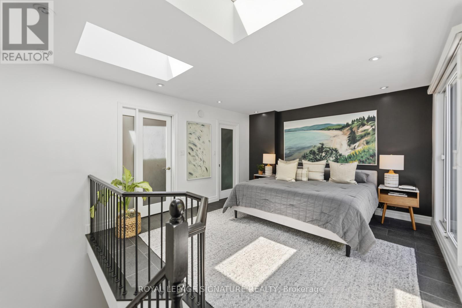 24 Hazel Avenue, Toronto, Ontario  M4E 1C5 - Photo 18 - E13474792