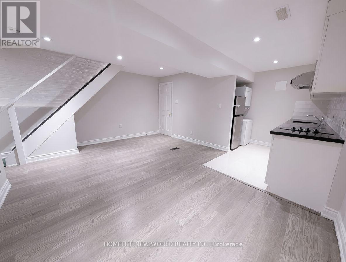 Lower - 10 Dixon Avenue, Toronto, Ontario M4L 1N3 - Photo 5 - E13474868