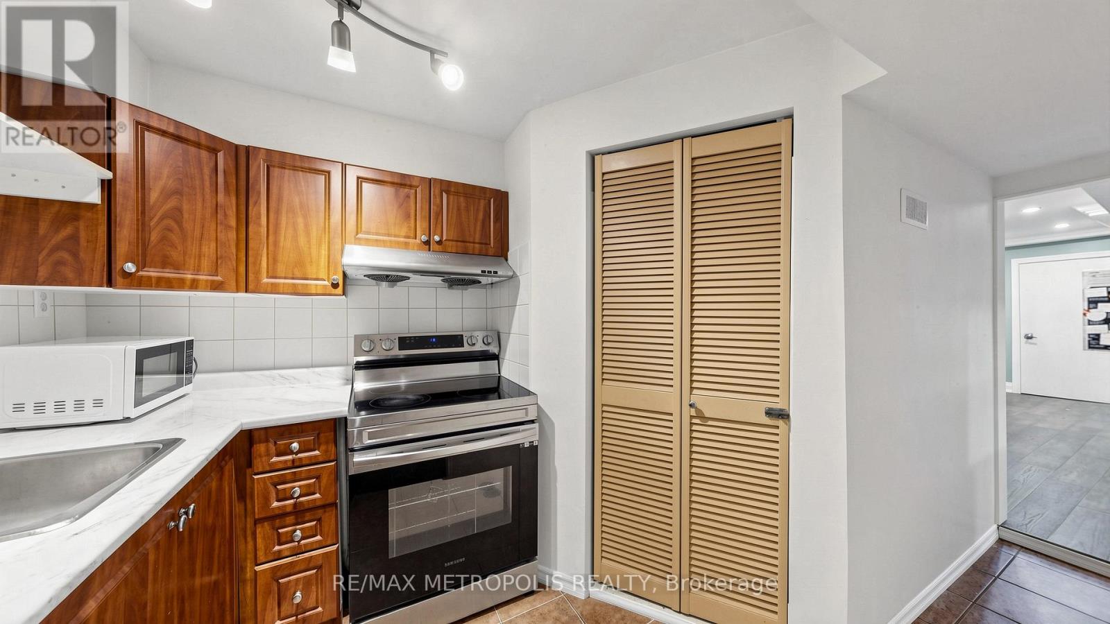 Bsmt - 61 Horseshoe Crescent, Toronto, Ontario M1B 4S3 - Photo 15 - E13474992
