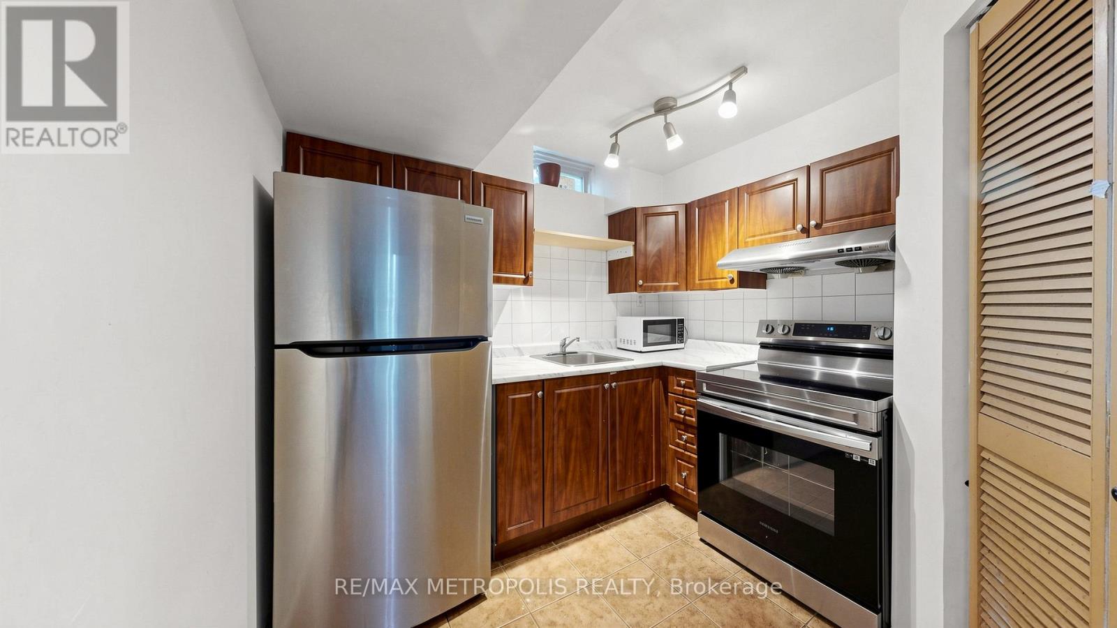 Bsmt - 61 Horseshoe Crescent, Toronto, Ontario M1B 4S3 - Photo 12 - E13474992