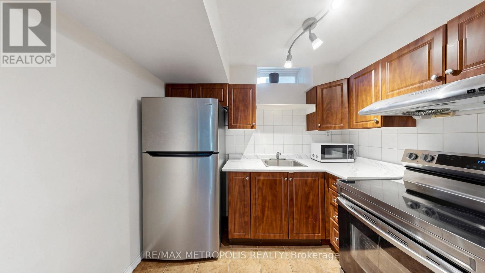 Bsmt - 61 Horseshoe Crescent, Toronto, Ontario M1B 4S3 - Photo 13 - E13474992