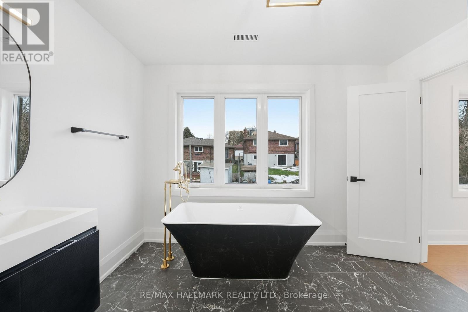 49 Greendowns Drive, Toronto, Ontario  M1M 2G6 - Photo 13 - E13474994