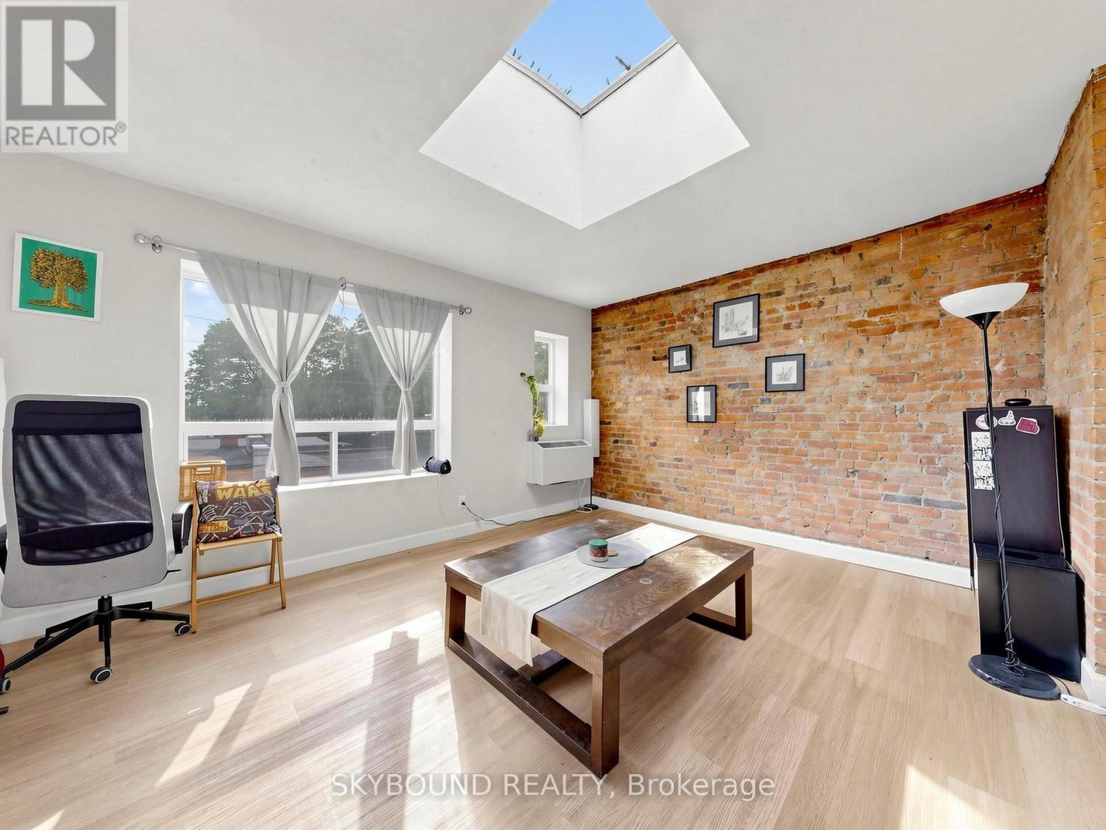 G - 131 WINEVA AVENUE, Toronto, Ontario