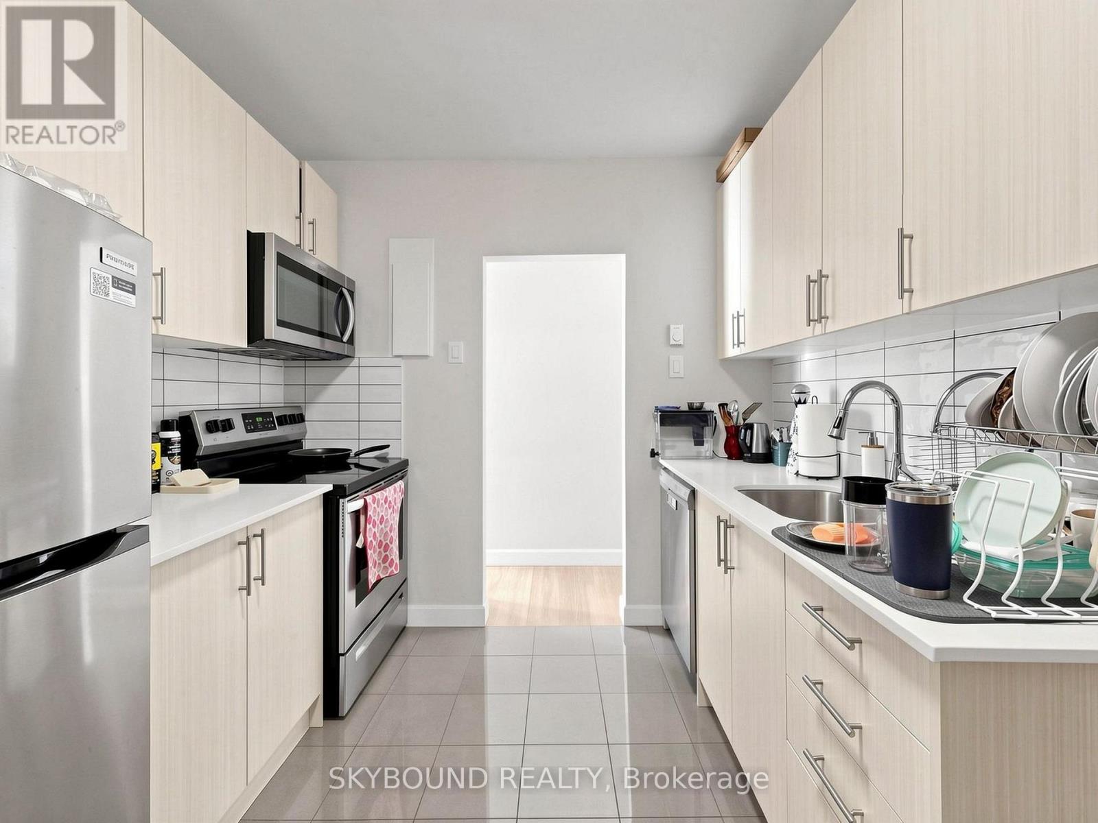 G - 131 Wineva Avenue, Toronto, Ontario  M4E 2T3 - Photo 6 - E13475112