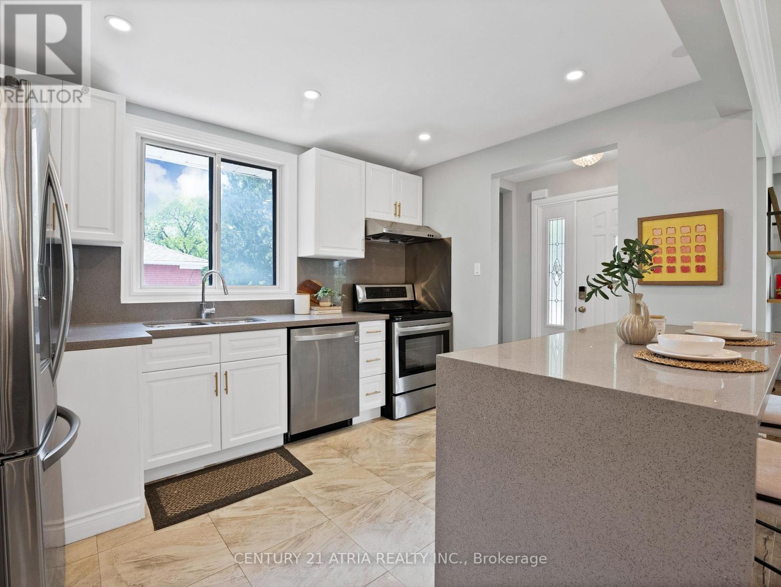 21 Cavehill Crescent, Toronto, Ontario  M1R 4P8 - Photo 6 - E13475222