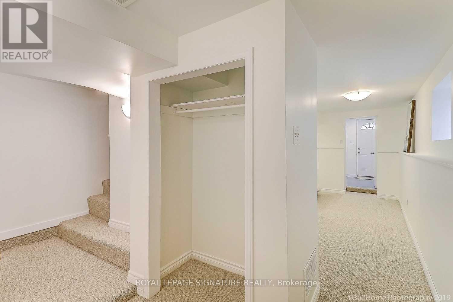Main & Bsmt - 41 Hastings Avenue, Toronto, Ontario  M4L 2L1 - Photo 10 - E13475324