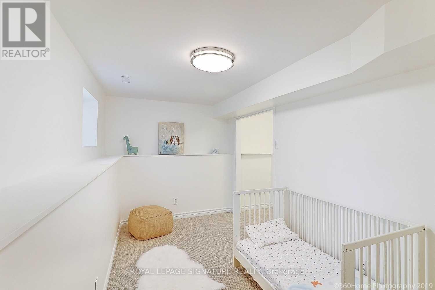 Main & Bsmt - 41 Hastings Avenue, Toronto, Ontario  M4L 2L1 - Photo 9 - E13475324