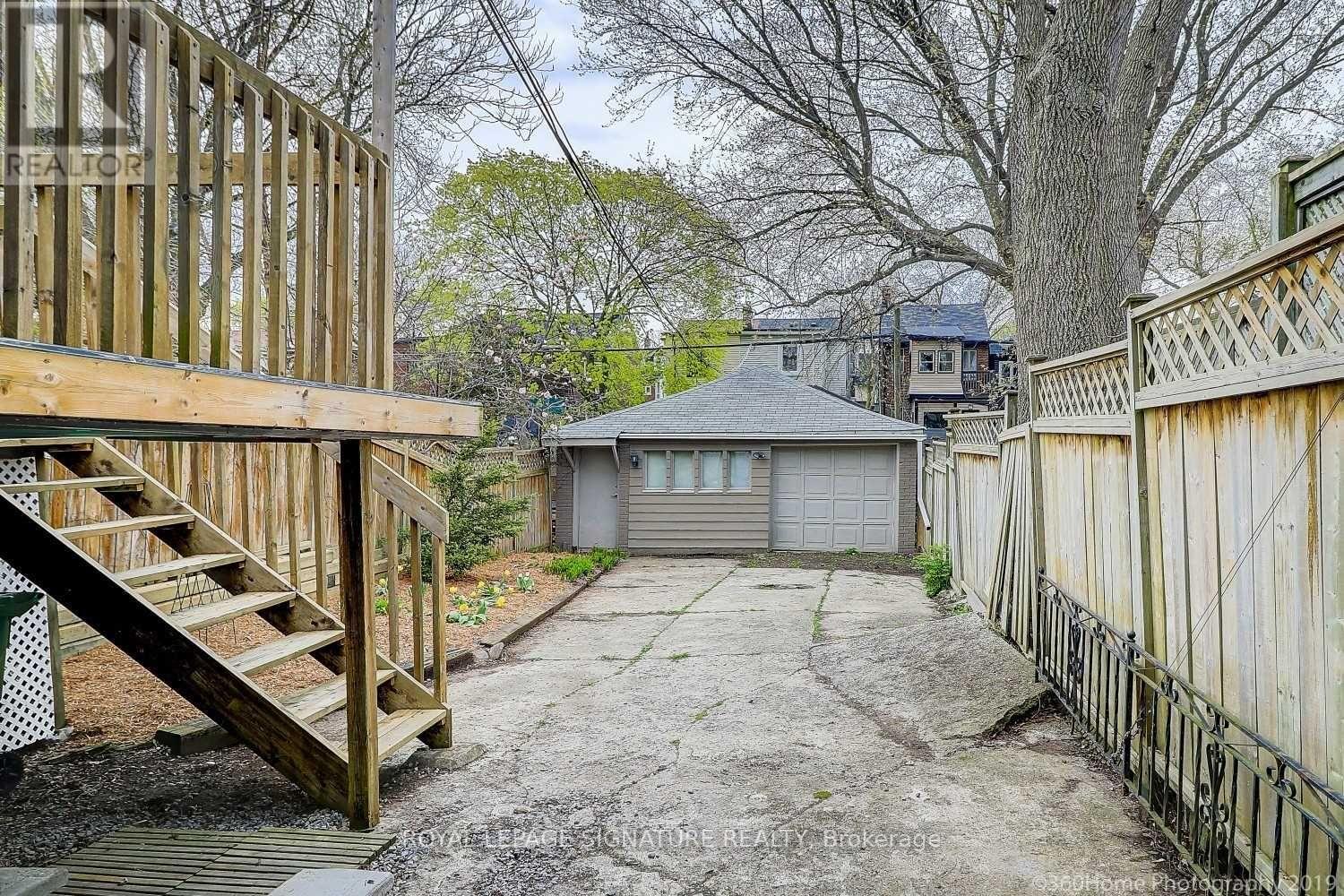 Main & Bsmt - 41 Hastings Avenue, Toronto, Ontario  M4L 2L1 - Photo 14 - E13475324