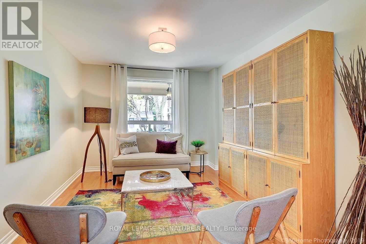 Main & Bsmt - 41 Hastings Avenue, Toronto, Ontario  M4L 2L1 - Photo 3 - E13475324