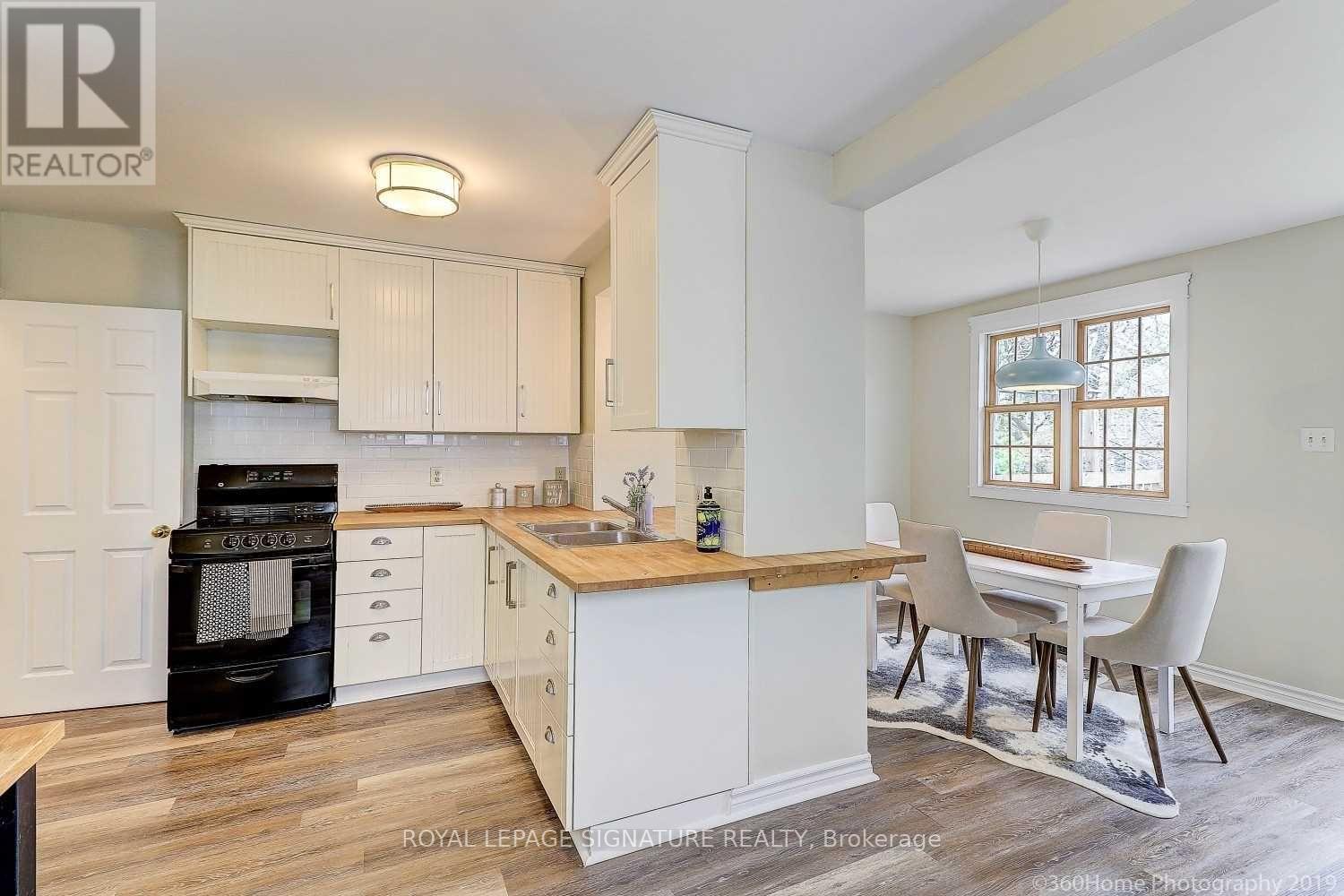 Main & Bsmt - 41 Hastings Avenue, Toronto, Ontario  M4L 2L1 - Photo 6 - E13475324