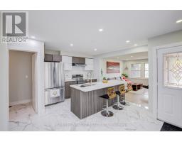 122 ORMOND DRIVE, Oshawa, Ontario