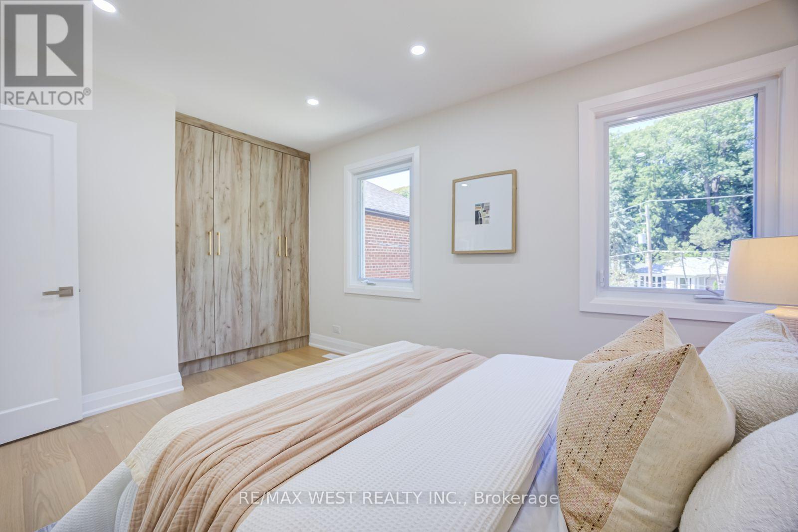95 Glen Davis Crescent, Toronto, Ontario  M4E 1X7 - Photo 24 - E13475912