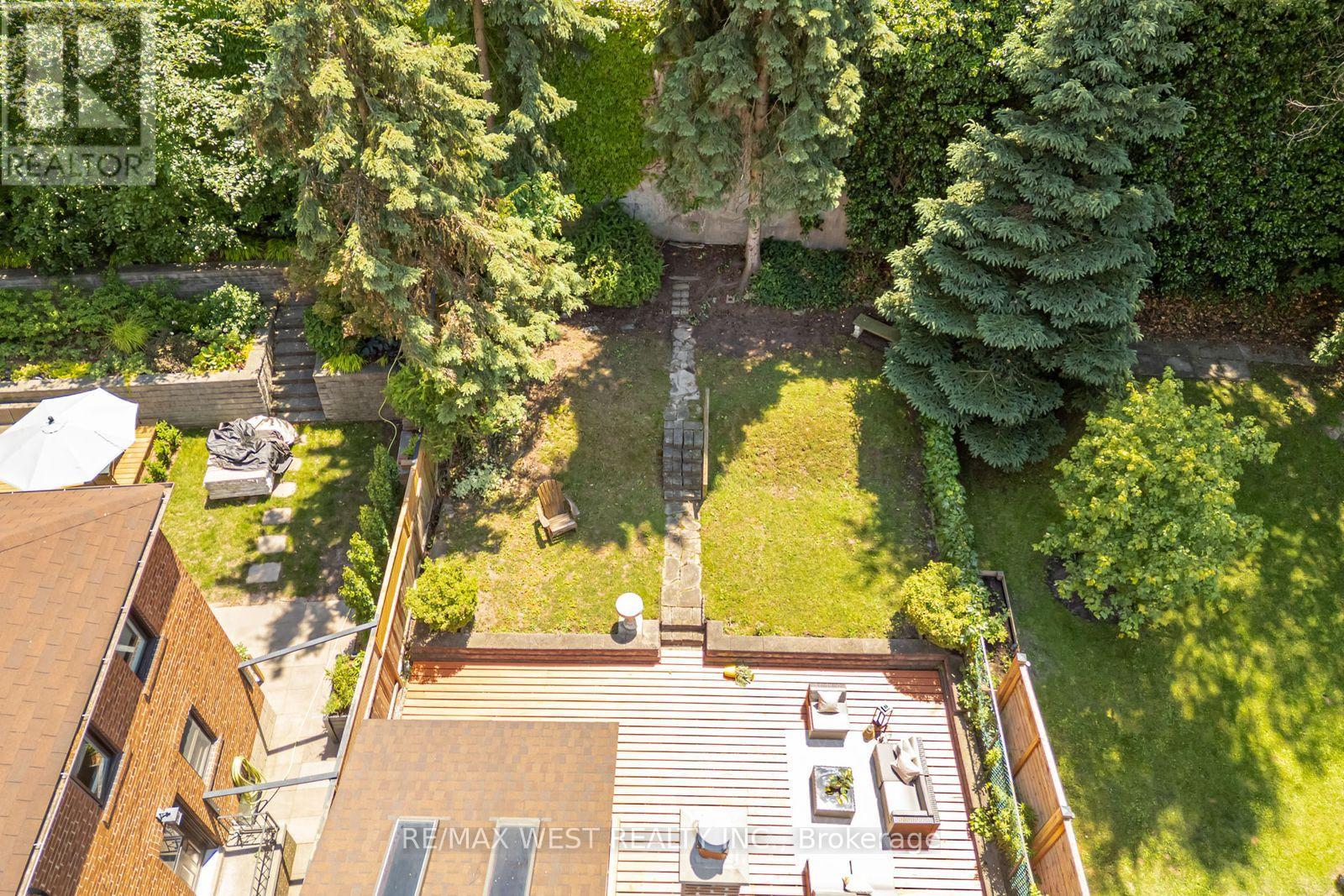 95 Glen Davis Crescent, Toronto, Ontario  M4E 1X7 - Photo 48 - E13475912
