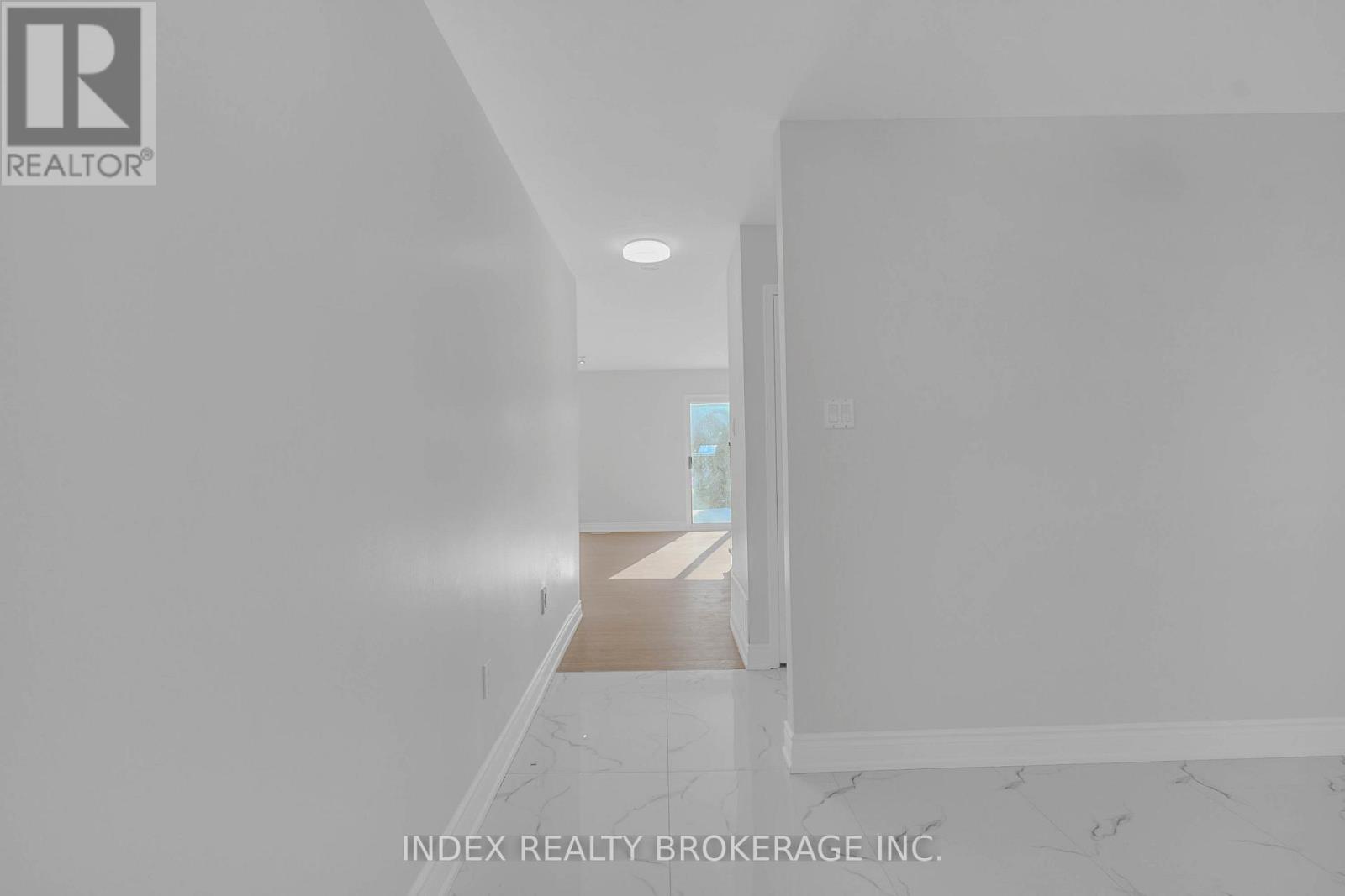 23 Drew Court, Whitby, Ontario  L1N 8X6 - Photo 4 - E13476340