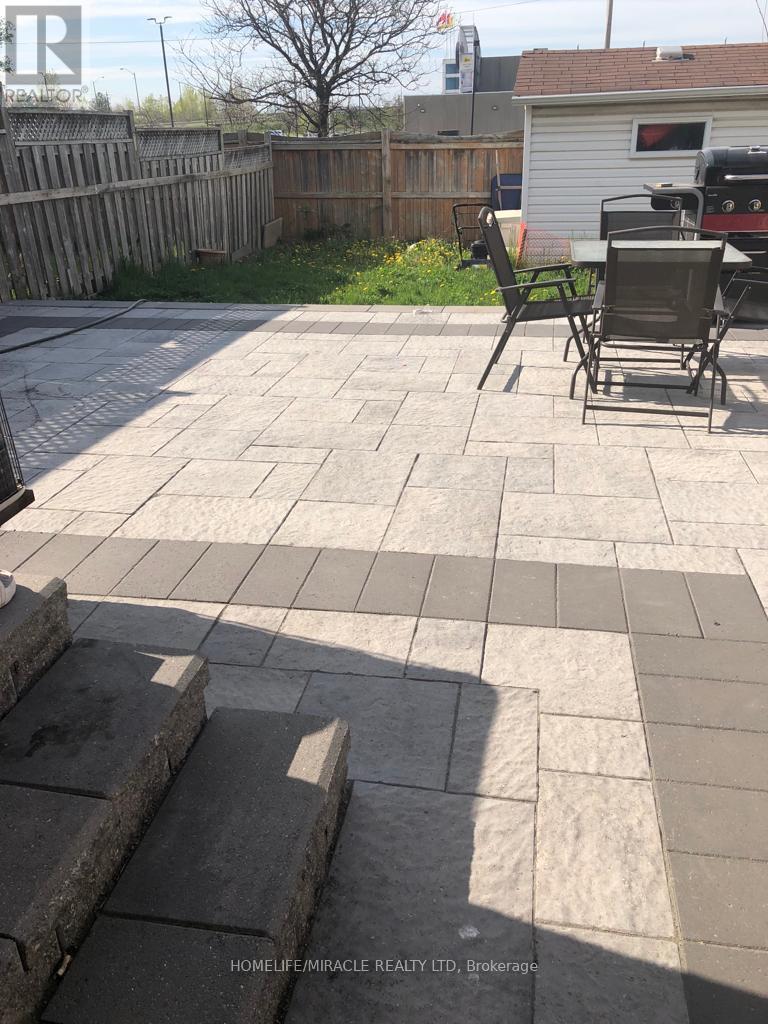 144 Robbinstone Drive, Toronto, Ontario  M1B 2E7 - Photo 9 - E13476622