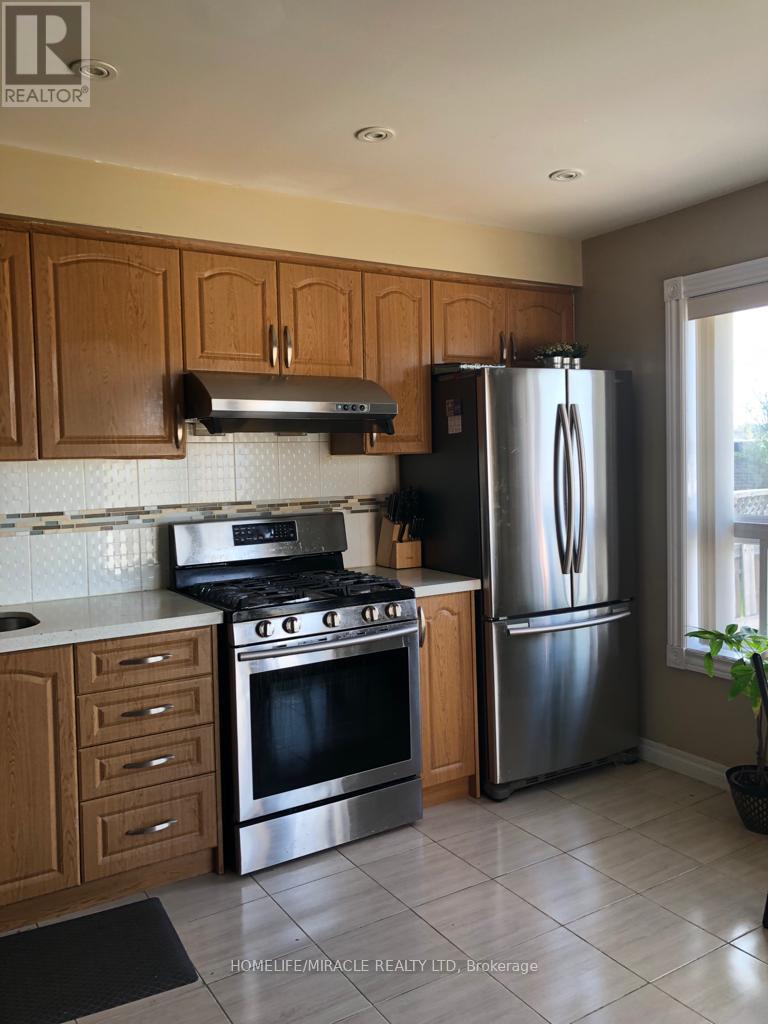 144 Robbinstone Drive, Toronto, Ontario  M1B 2E7 - Photo 3 - E13476622