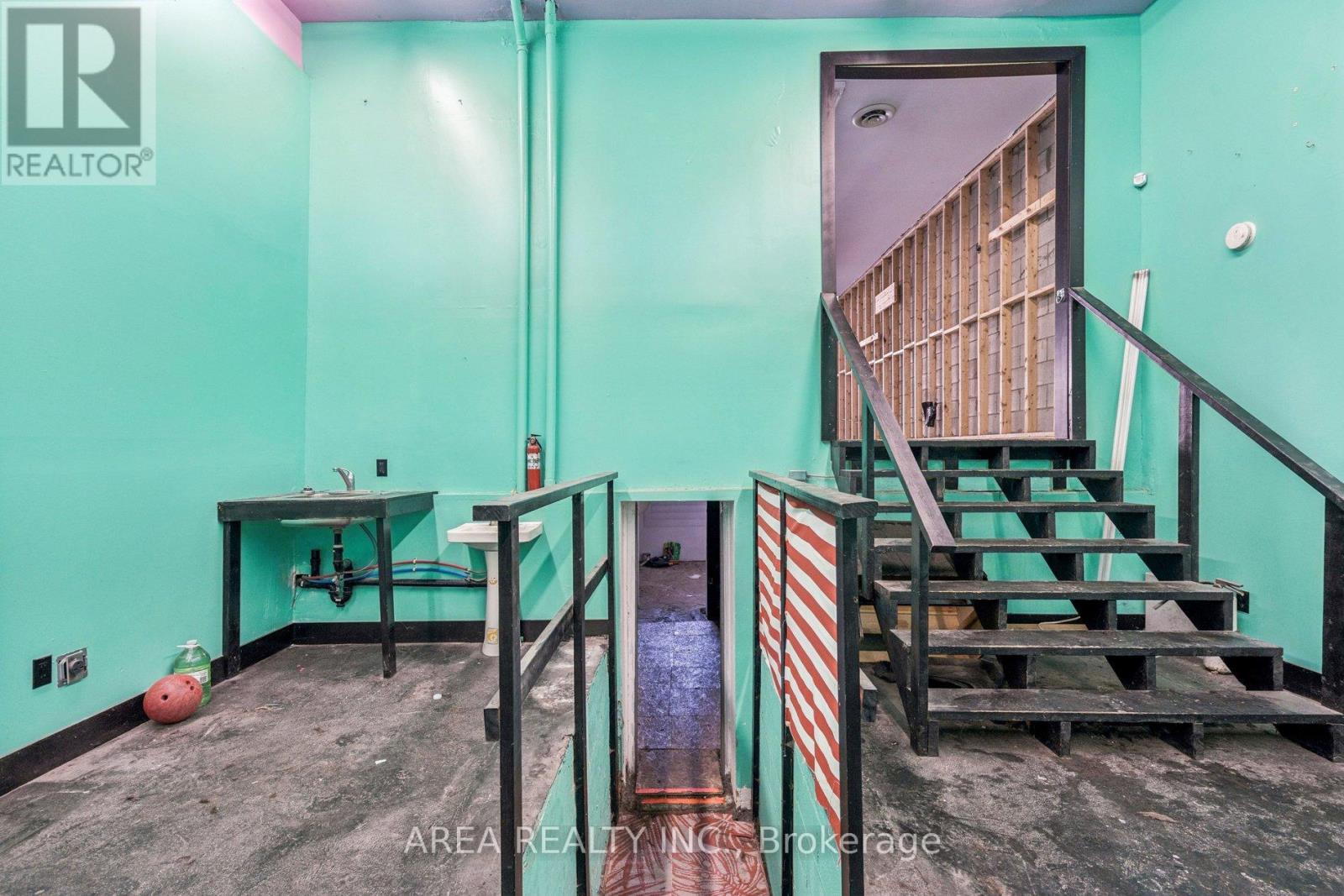 839-841 Gerrard Street E, Toronto, Ontario  M4M 1Y8 - Photo 18 - E13476762