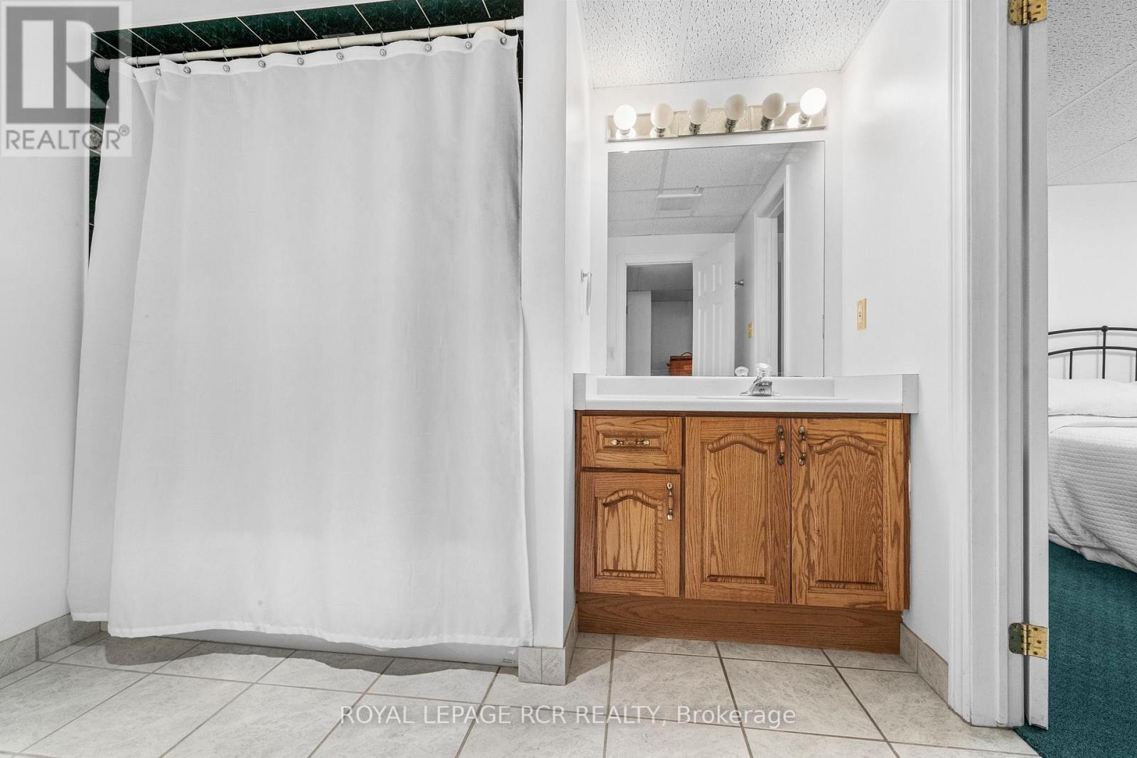 409 Alex Doner Drive, Newmarket, Ontario  L3X 1C6 - Photo 34 - N13061594