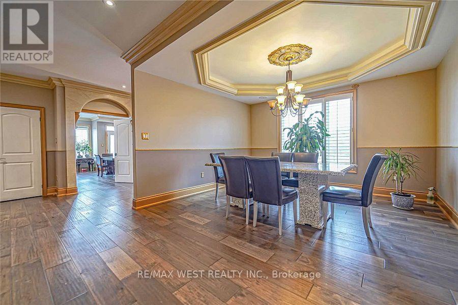 83 Elm Avenue, Richmond Hill, Ontario  L4C 6K8 - Photo 23 - N13429058