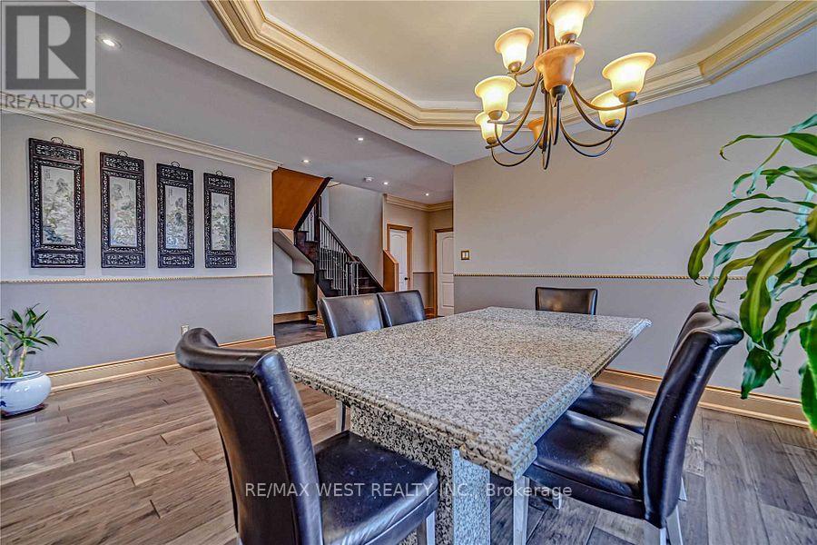 83 Elm Avenue, Richmond Hill, Ontario  L4C 6K8 - Photo 21 - N13429058