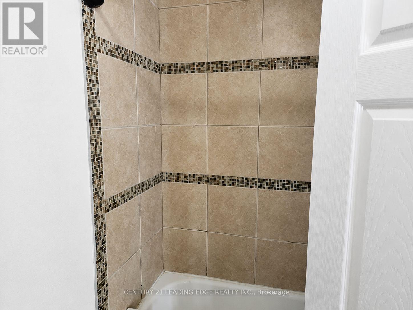 201 - 196 Chruch Street, Georgina, Ontario  L4P 1J7 - Photo 5 - N13441792