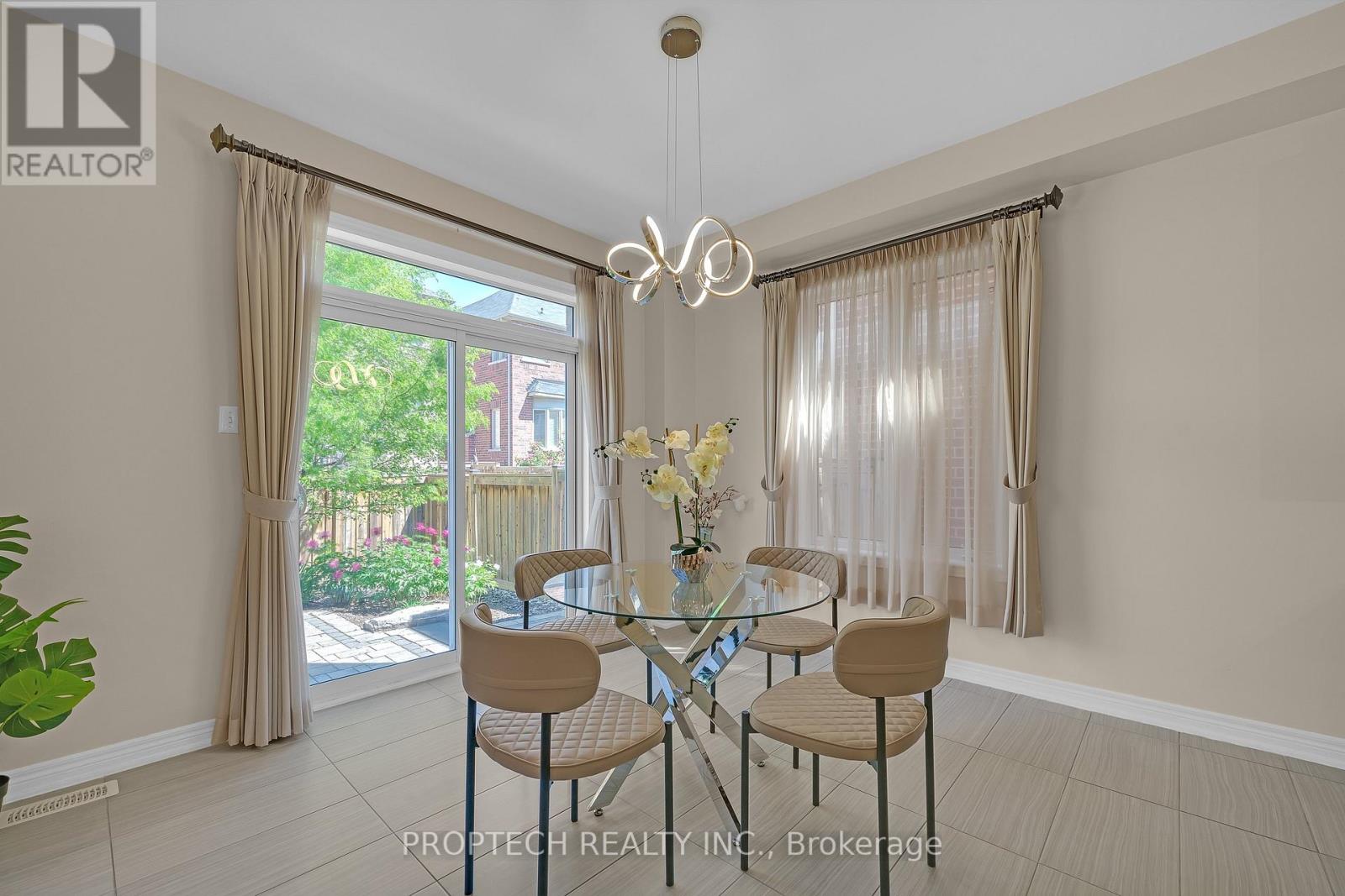 74 Manila Avenue, Markham, Ontario  L6C 0R7 - Photo 11 - N13448932
