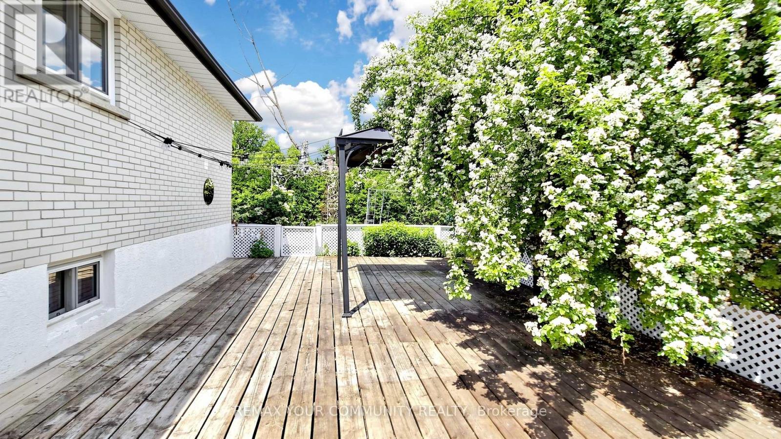 651 Mossbank Court, Newmarket, Ontario  L3Y 3A9 - Photo 39 - N13461788