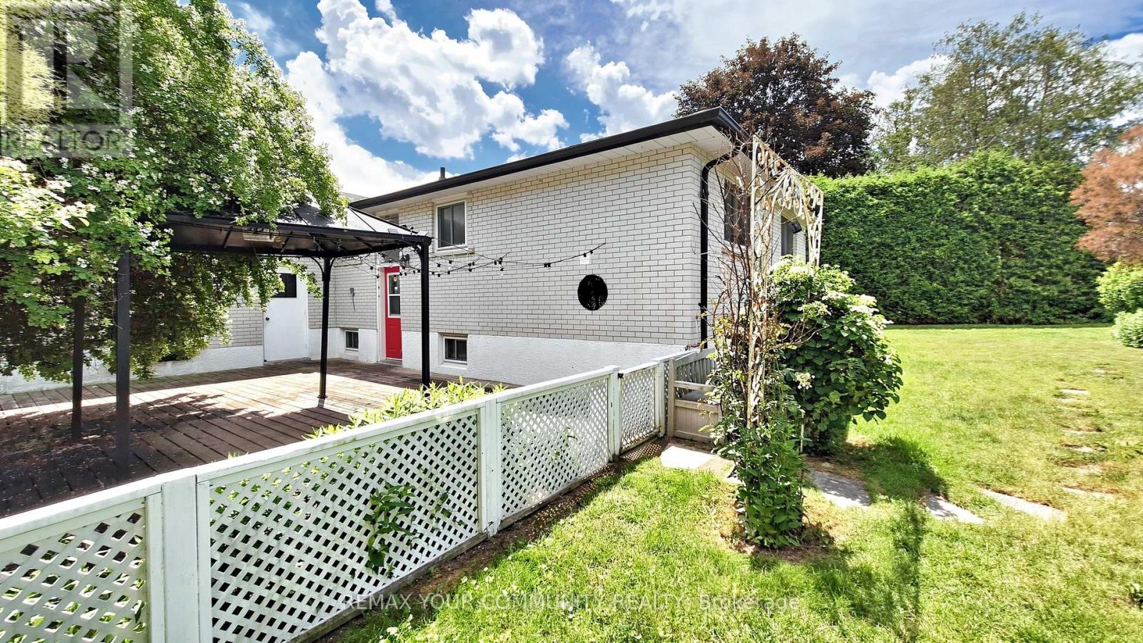 651 Mossbank Court, Newmarket, Ontario  L3Y 3A9 - Photo 37 - N13461788