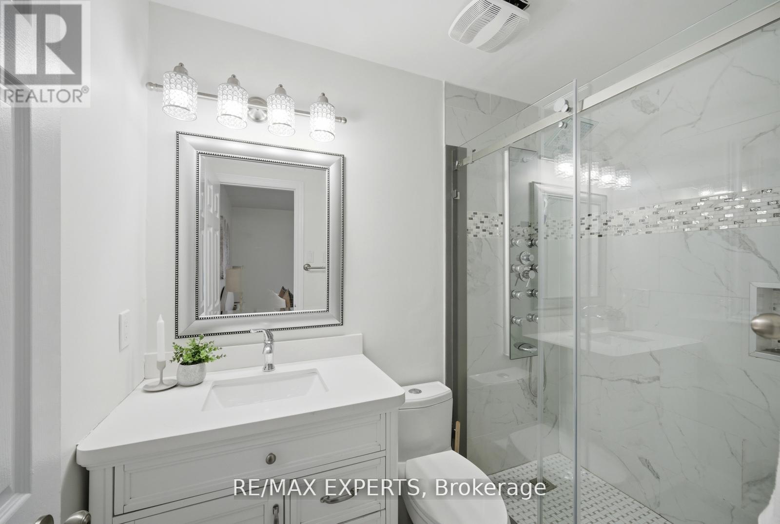 11 Horizon Court, Richmond Hill, Ontario  L4B 3G1 - Photo 38 - N13474258