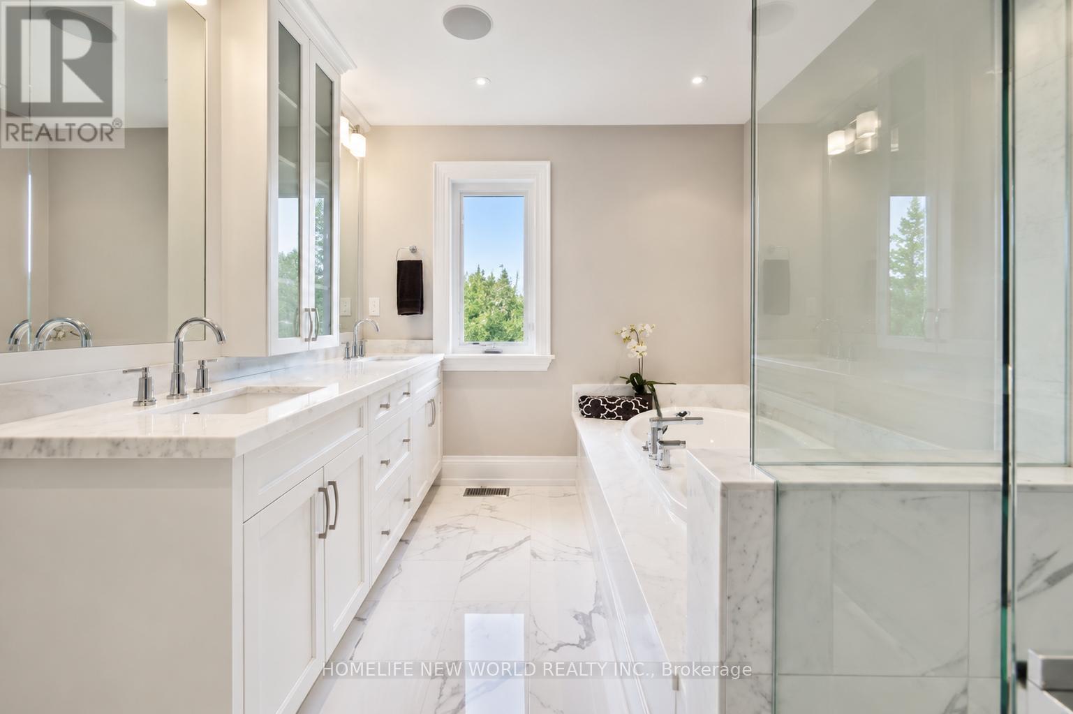 130 Elmwood Avenue, Richmond Hill, Ontario  L4C 1K9 - Photo 7 - N13474170