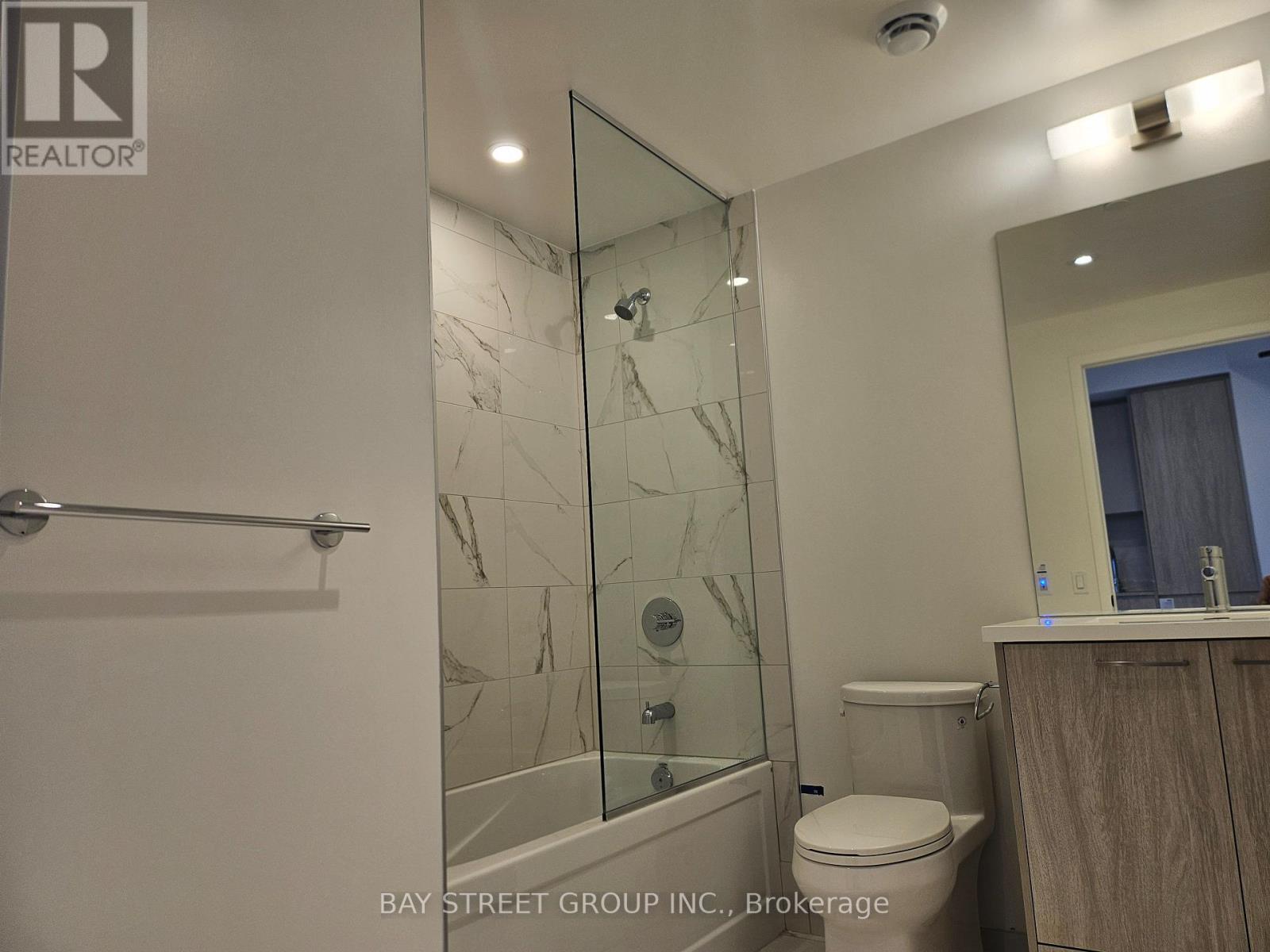 1611 - 28 Interchange Way, Vaughan, Ontario  L4K 0P8 - Photo 14 - N13475268