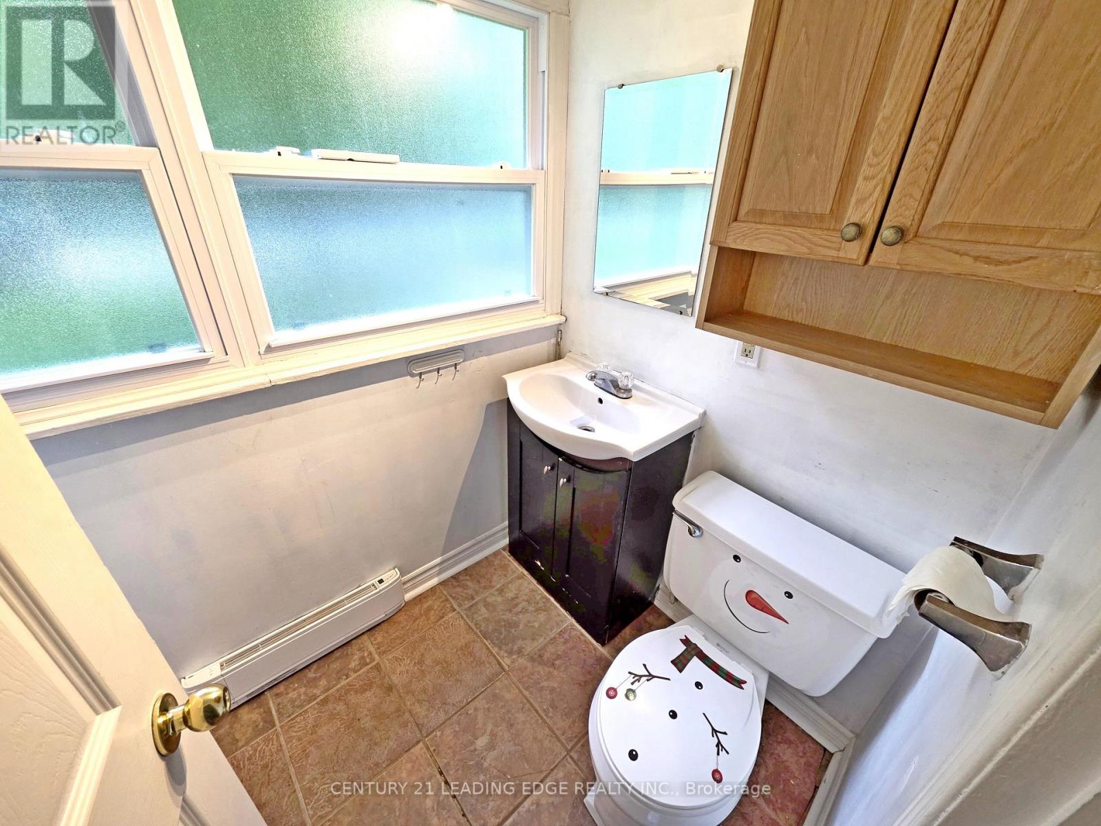 B - 235 Bayview Avenue, Georgina, Ontario  L4P 2T4 - Photo 8 - N13475898
