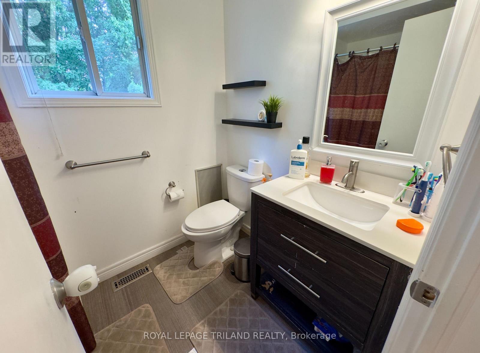 82 Meadowridge Road, London North, Ontario  N6H 5E6 - Photo 11 - X13477536