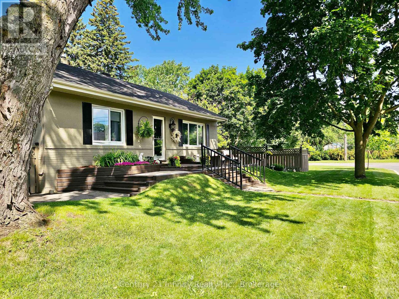 43 Colonial Avenue, Toronto, Ontario  M1M 2C3 - Photo 4 - E13473074