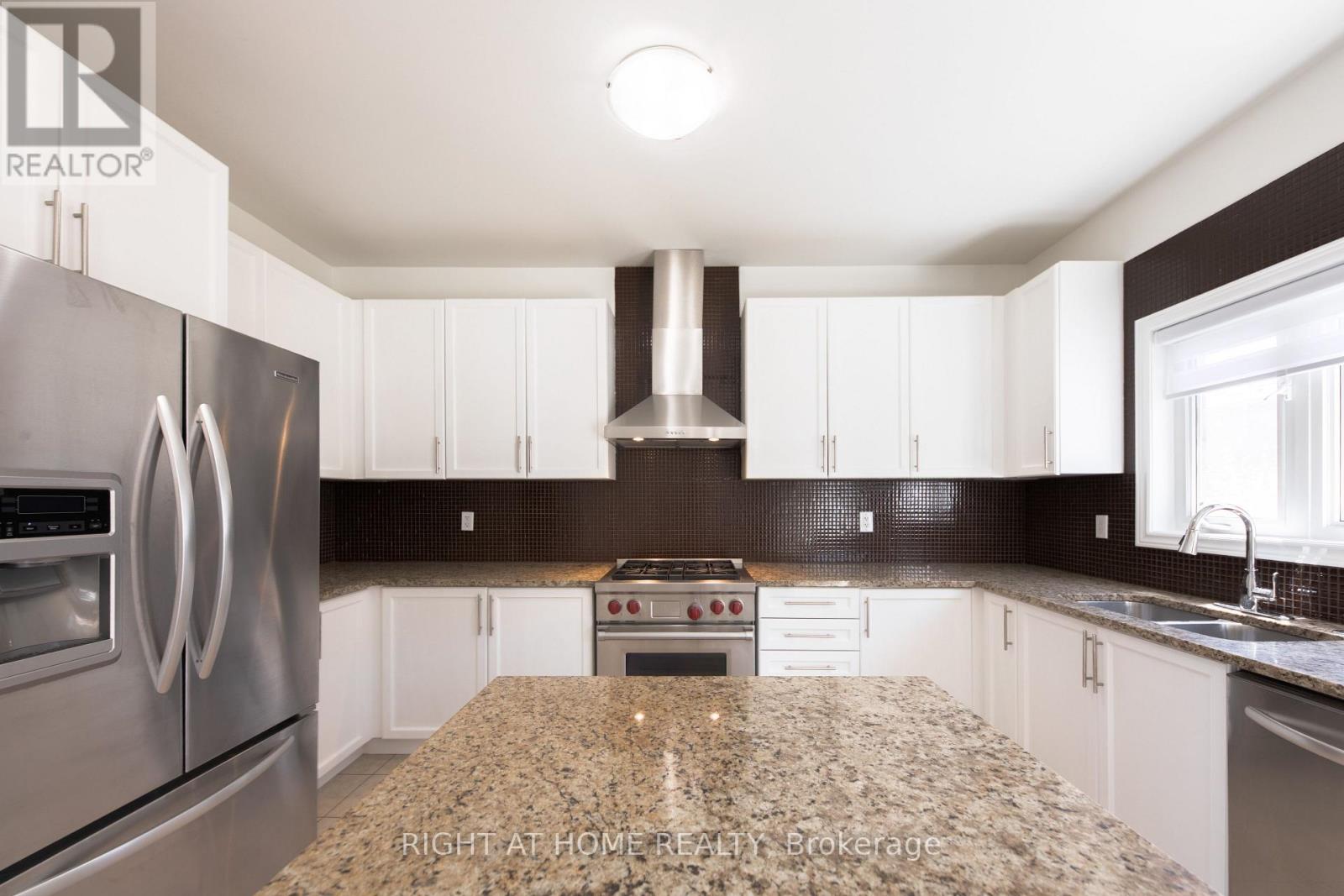 11 Amstel Avenue, Richmond Hill, Ontario  L4E 0P7 - Photo 14 - N13476356