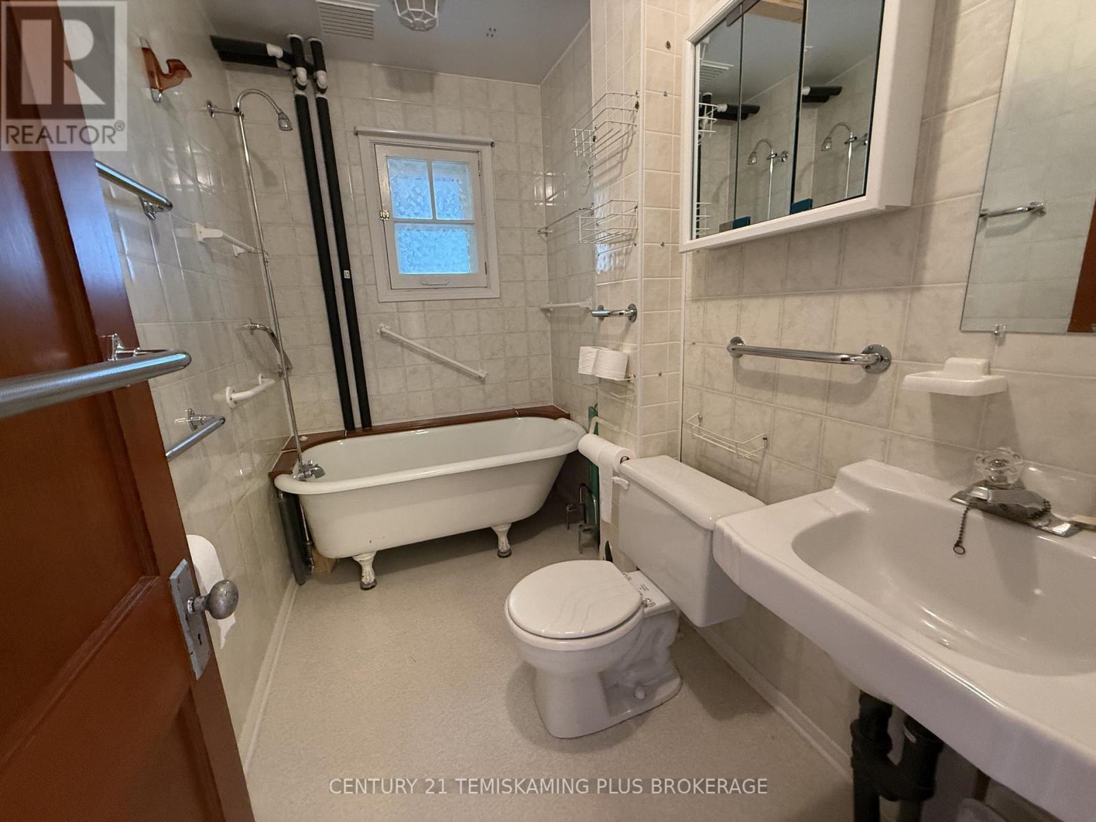 48 Woods Street, Kirkland Lake, Ontario  P2N 3B8 - Photo 9 - T13477604