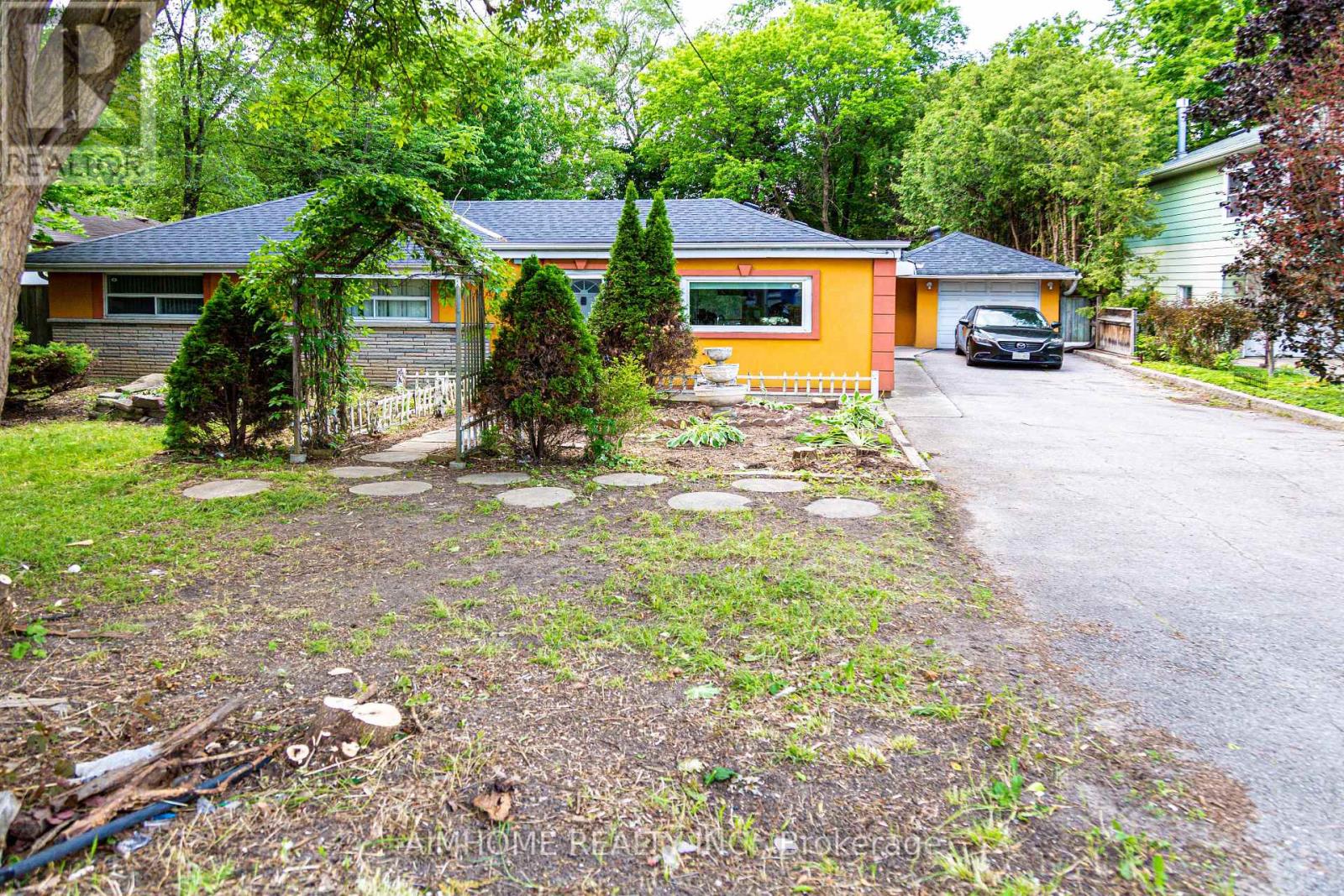 9890 BAYVIEW AVENUE, Richmond Hill, Ontario