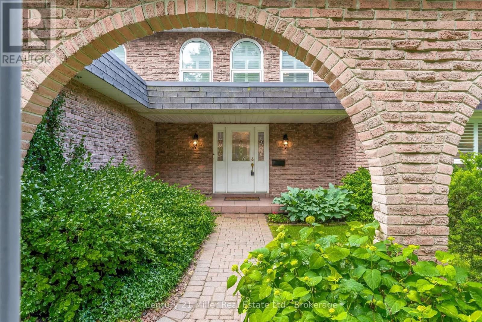 1482 Caulder Drive, Oakville, Ontario  L6J 5S9 - Photo 4 - W13474034