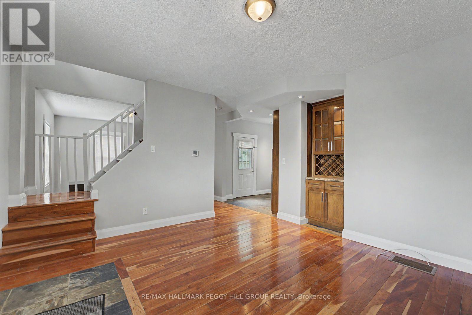 173 Dunlop Street W, Barrie, Ontario L4N 1B4 - Photo 15 - S13474354