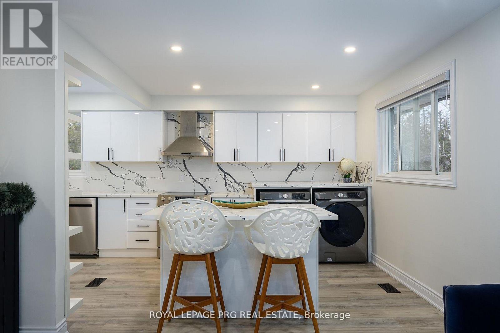 Upper Level - 263 Cook Street, Barrie, Ontario L4M 4H7 - Photo 4 - S13476728