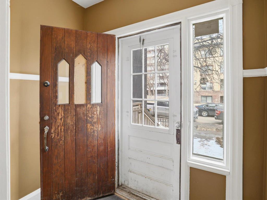 608 Broadway Street, Winnipeg, Manitoba R3C 0W8 - Photo 2 - 202614662