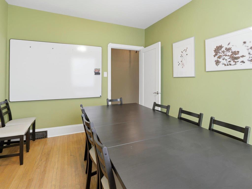 608 Broadway Street, Winnipeg, Manitoba R3C 0W8 - Photo 4 - 202614662