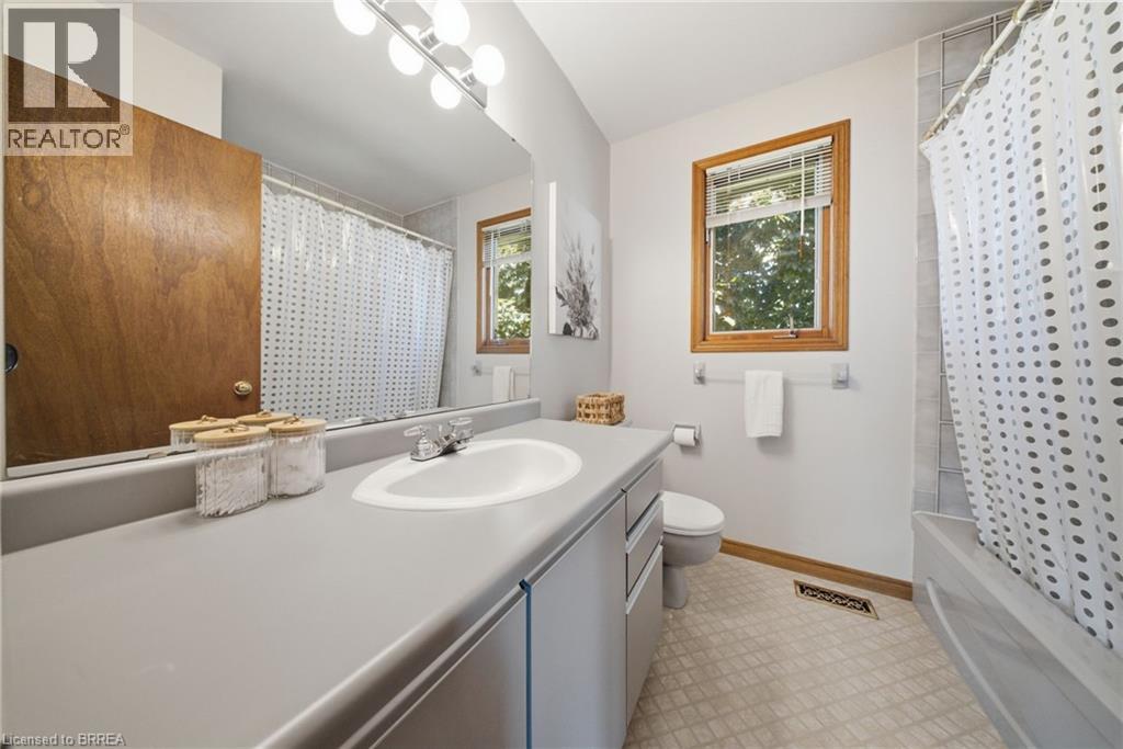 22 Colonial Crescent, Brantford, Ontario  N3R 7M6 - Photo 32 - 40840969