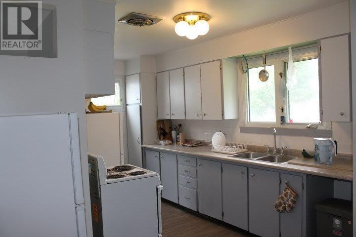 2804 Churchill Dr E, Thunder Bay, Ontario  P7A 1G7 - Photo 2 - TB2601637