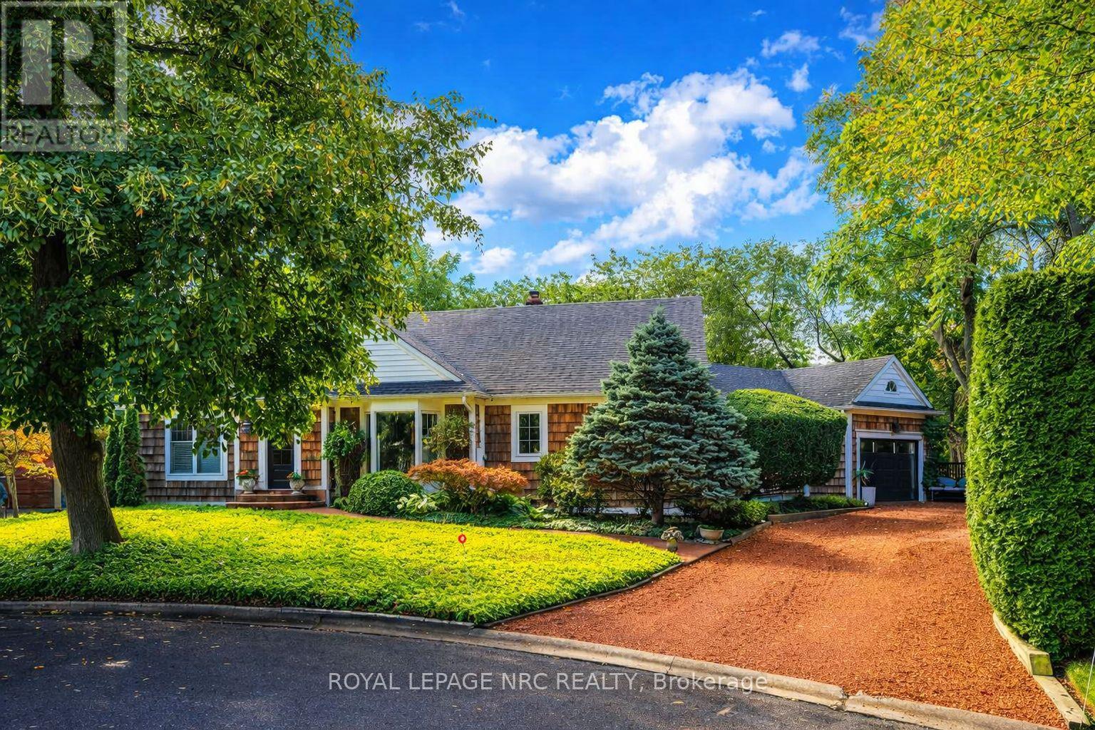 7 Christopher Street, Niagara-On-The-Lake, Ontario  L0S 1J0 - Photo 3 - X12915098