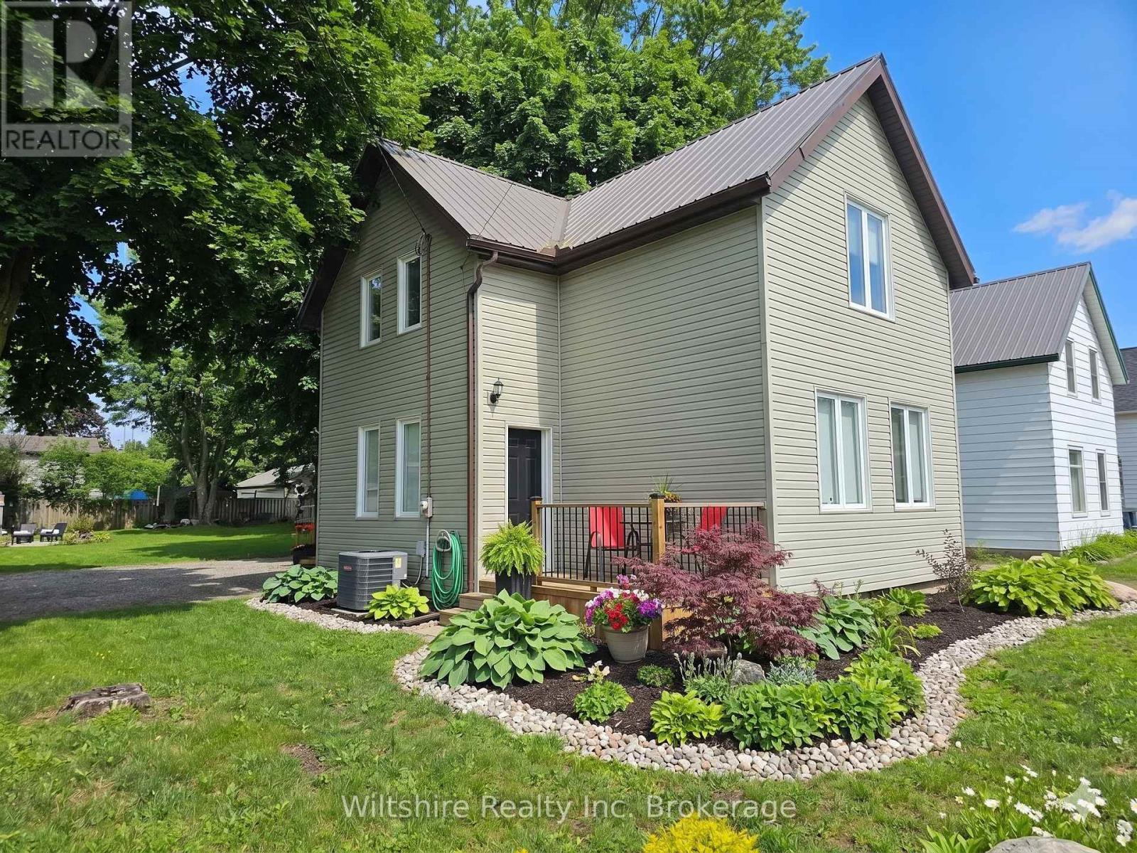 10 PEARL STREET, Tillsonburg, Ontario