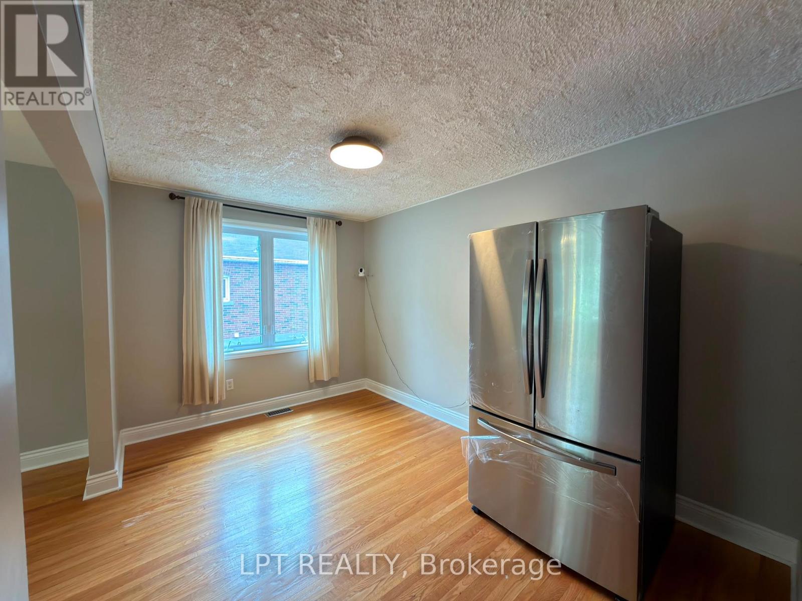 20 Gregory Street, Brampton, Ontario  L6Y 1G1 - Photo 3 - W13456406