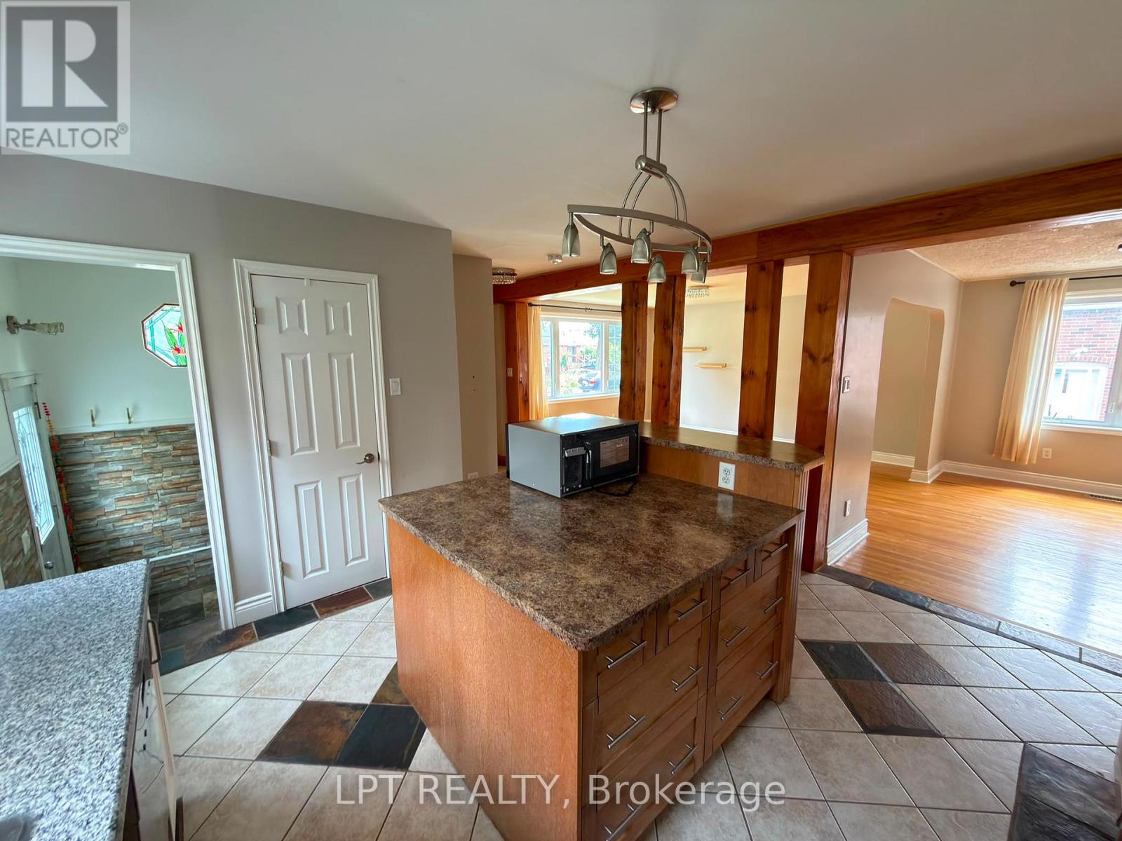 20 Gregory Street, Brampton, Ontario  L6Y 1G1 - Photo 7 - W13456406