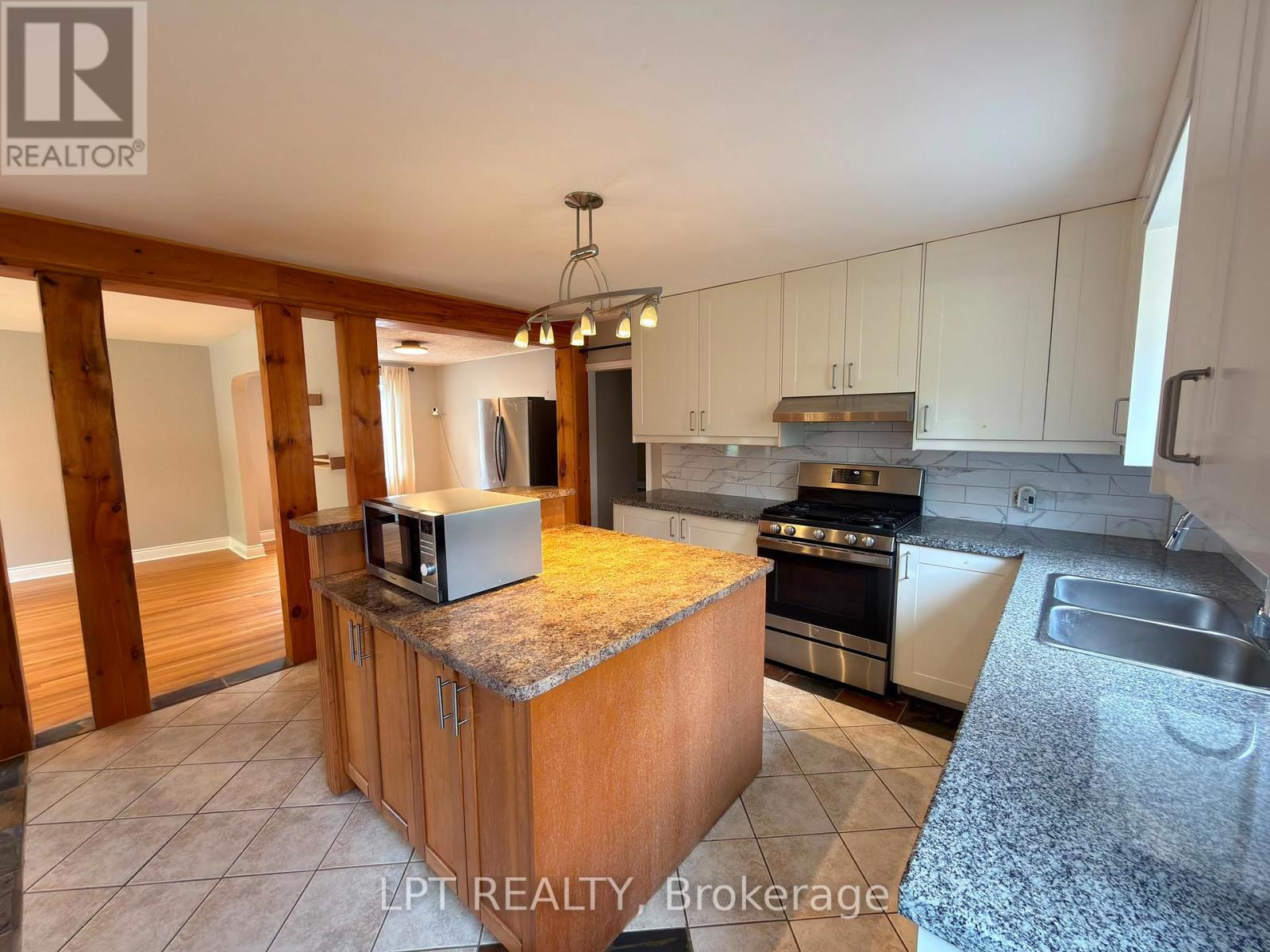 20 Gregory Street, Brampton, Ontario  L6Y 1G1 - Photo 6 - W13456406