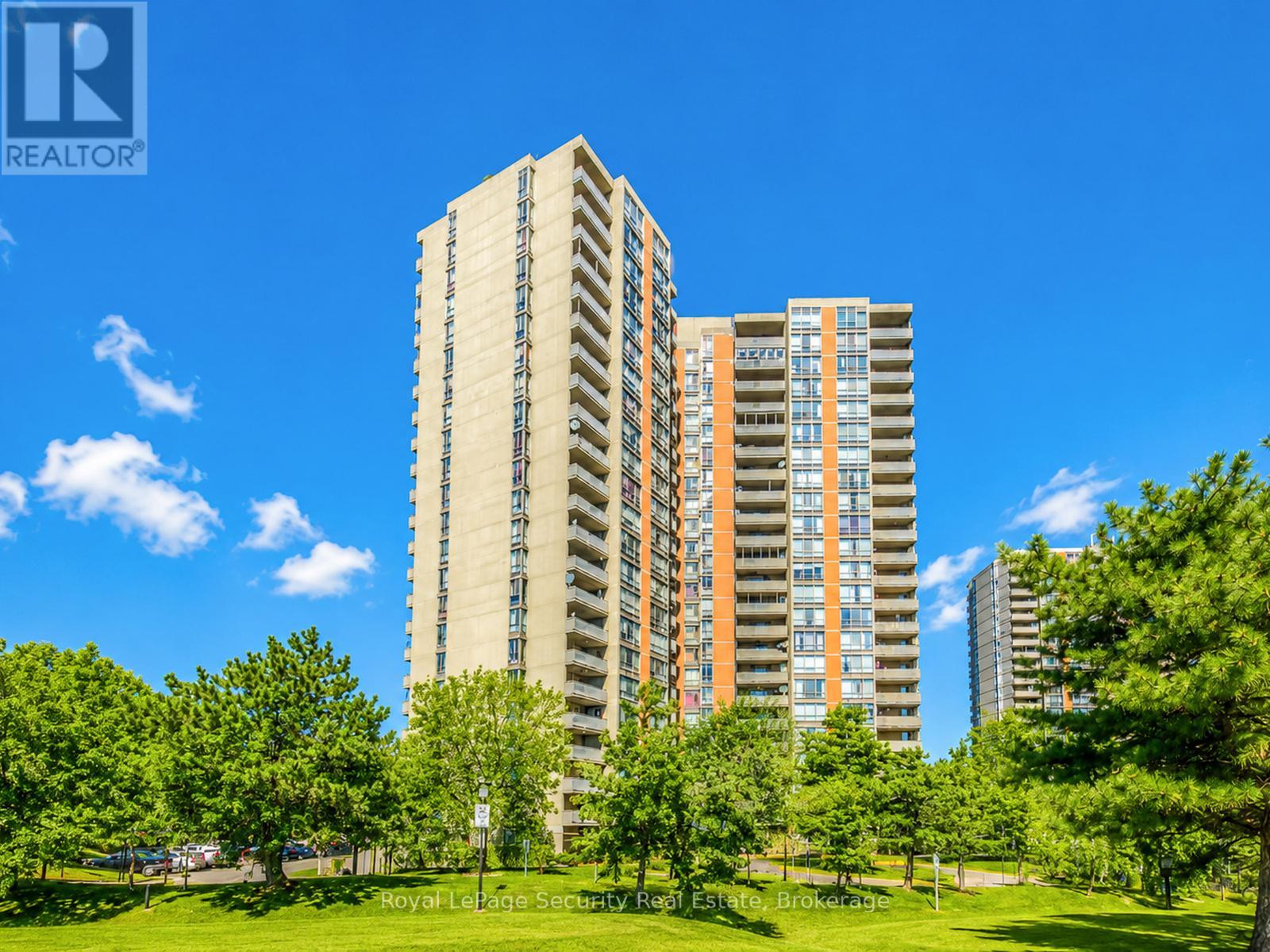 1702 - 10 MARTHA EATON WAY, Toronto, Ontario